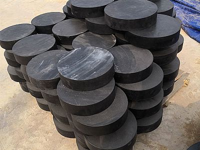 西安区板式橡胶支座由若干层橡胶片与薄钢板经加压硫化